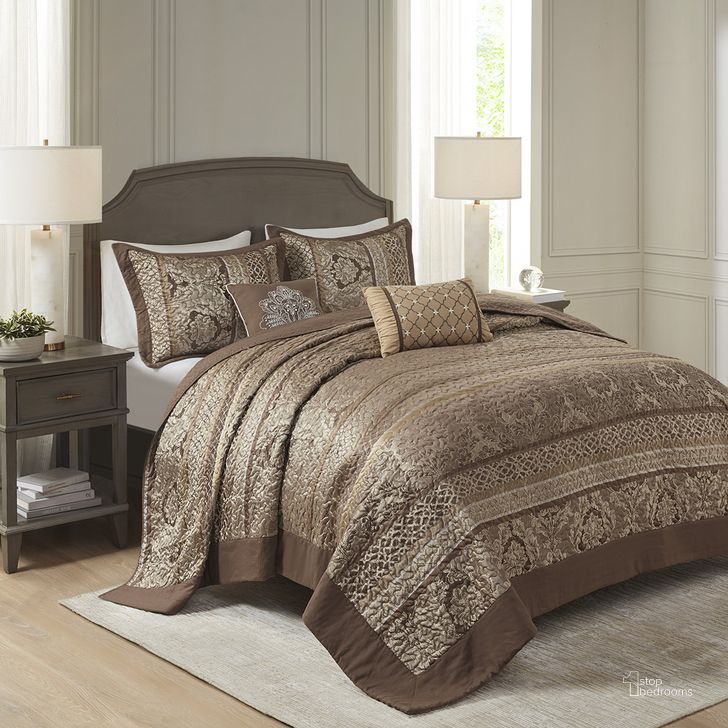 The appearance of Bellagio Polyester Jacquard 5Pcs King Bedspread Set In Brown/Gold designed by Olliix in the traditional interior design. This brown/gold piece of furniture  was selected by 1StopBedrooms from Bellagio Collection to add a touch of cosiness and style into your home. Sku: MP13-5319. Bed Size: King. Material: Cotton. Product Type: Comforter Set. Image1