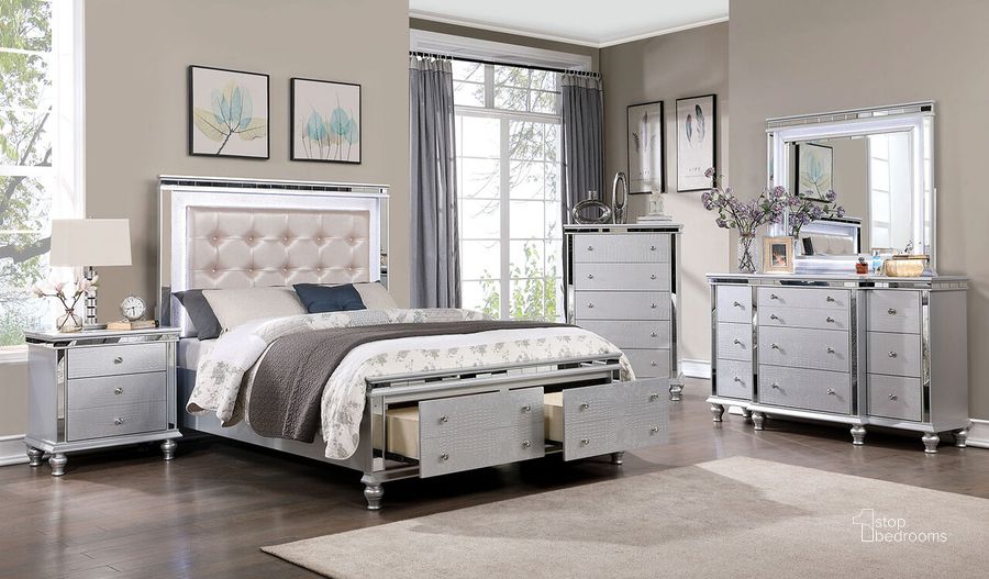 The appearance of Bellinzona California King Bed In Silver designed by Furniture of America in the modern / contemporary interior design. This silver piece of furniture  was selected by 1StopBedrooms from Bellinzona Collection to add a touch of cosiness and style into your home. Sku: CM7992K-HB;CM7992K-FB;CM7992CK-R. Bed Type: Platform Bed. Material: Wood. Product Type: Platform Bed. Bed Size: California King. Image1