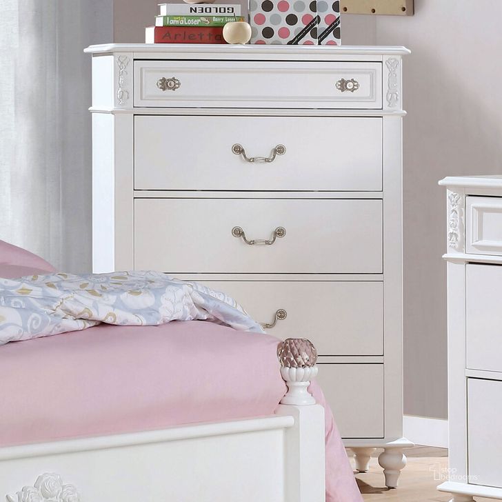The appearance of Belva Chest In White designed by Furniture of America in the traditional interior design. This white piece of furniture  was selected by 1StopBedrooms from Belva Collection to add a touch of cosiness and style into your home. Sku: CM7174C. Material: Wood. Product Type: Chest. Image1