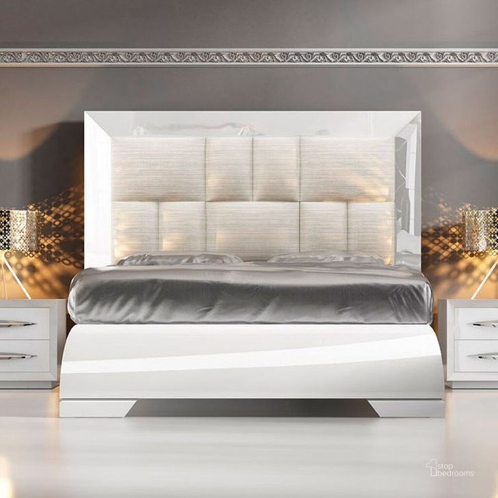 The appearance of Carmen Platform Bed (White) (King) designed by ESF in the modern / contemporary interior design. This white high gloss piece of furniture  was selected by 1StopBedrooms from Carmen Collection to add a touch of cosiness and style into your home. Sku: CARMENBEDKSWHITE;WFRAMEKINGS. Bed Type: Platform Bed. Product Type: Platform Bed. Bed Size: King. Image1