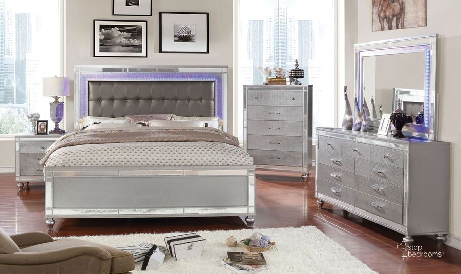 The appearance of Brachium Silver Upholstered Panel Bedroom Set designed by Furniture of America in the transitional interior design. This silver piece of furniture  was selected by 1StopBedrooms from Brachium Collection to add a touch of cosiness and style into your home. Sku: CM7977SV-Q-HB;CM7977SV-Q-FB;CM7977SV-Q-R;CM7977SV-N. Bed Type: Panel Bed. Material: Wood. Product Type: Panel Bed. Bed Size: Queen. Image1