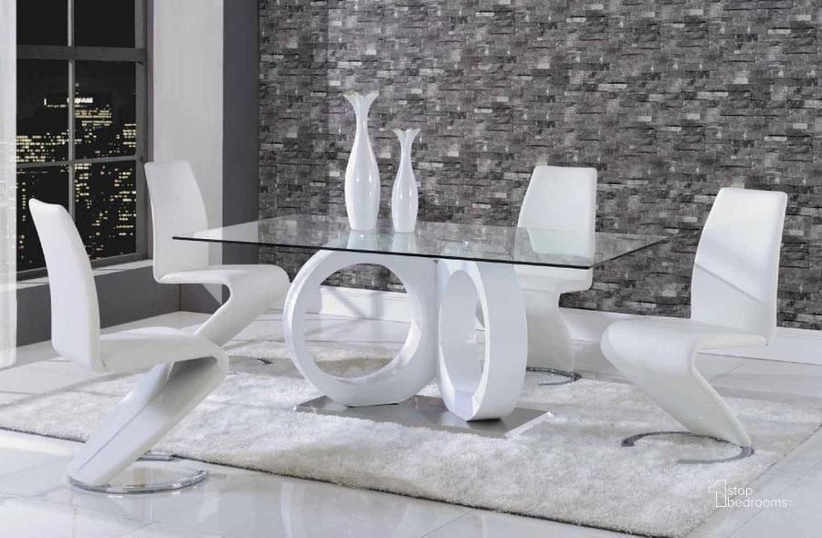 The appearance of D9002 Dining Room Set designed by Global Furniture USA in the modern / contemporary interior design. This white piece of furniture  was selected by 1StopBedrooms from D9002 Collection to add a touch of cosiness and style into your home. Sku: D9002DT-BS;D9002DT-T;D9002DT-CLMN;D9002DC-WH (M);D9002DC-WH (M). Table Base Style: Double Pedestal. Product Type: Formal Dining Set. Table Top Shape: Rectangular. Material: PU. Image1