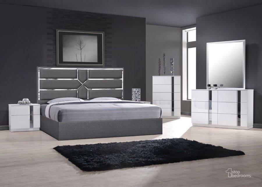 The appearance of Da Vinci Charcoal Upholstered Platform Bedroom Set designed by J&M in the modern / contemporary interior design. This gray piece of furniture  was selected by 1StopBedrooms from Da Vinci Collection to add a touch of cosiness and style into your home. Sku: 18730-Q;17853-NS. Bed Type: Platform Bed. Material: Wood. Product Type: Platform Bed. Bed Size: Queen. Image1