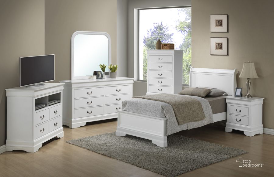 The appearance of Glory Furniture G3190 Low Profile Bedroom Set in White designed by Glory in the traditional interior design. This white piece of furniture  was selected by 1StopBedrooms from G3190 Collection to add a touch of cosiness and style into your home. Sku: G3190E-TB3-Twin Bed  Headboard;G3190E-TB3-Twin Bed  Footboard;G3190E-TB3-Twin Bed  Rails;G3190-N-Nightstand. Material: Wood. Product Type: Sleigh Bed. Bed Size: Twin. Image1