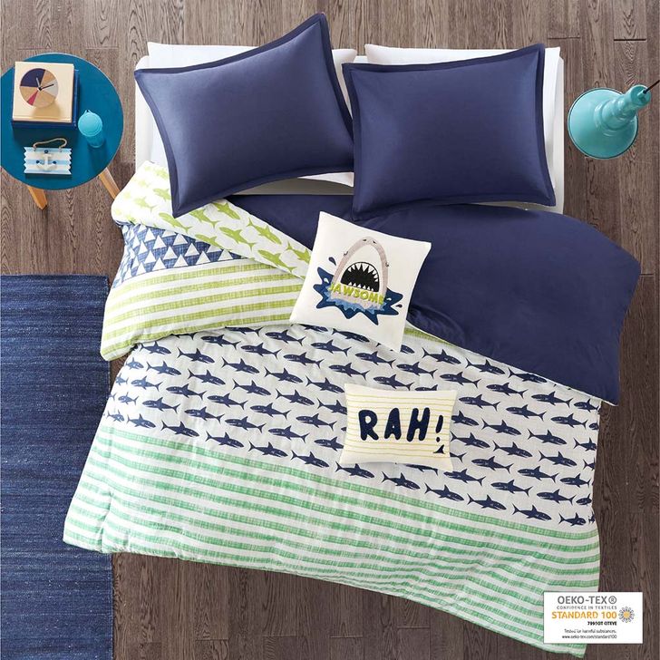 The appearance of Finn Cotton Printed 5Pcs Queen Duvet Cover Set In Green / Navy designed by Olliix in the transitional interior design. This green / navy piece of furniture  was selected by 1StopBedrooms from Finn Collection to add a touch of cosiness and style into your home. Sku: UHK12-0039. Material: Polyester. Bed Size: Queen. Product Type: Duvet Cover Set. Image1