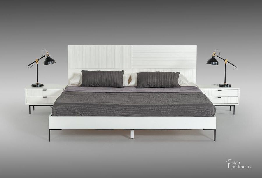 The appearance of Full Nova Domus Valencia Contemporary White Bed designed by VIG Furniture in the modern / contemporary interior design. This white piece of furniture  was selected by 1StopBedrooms from Nova Domus Valencia Collection to add a touch of cosiness and style into your home. Sku: VGMABR-76-BED-F. Bed Type: Platform Bed. Material: Metal. Product Type: Platform Bed. Bed Size: Full. Image1