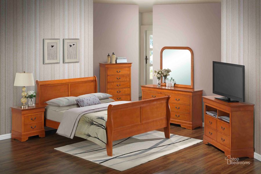 The appearance of Glory Furniture G3160 Bedroom Set in Oak designed by Glory in the traditional interior design. This oak piece of furniture  was selected by 1StopBedrooms from G3160 Collection to add a touch of cosiness and style into your home. Sku: G3160A-TB-Twin Bed  Headboard & Footboard;G3160A-TB-Twin Bed  Rails;G3160-N-Nightstand. Material: Glass. Product Type: Sleigh Bed. Bed Size: Twin. Image1