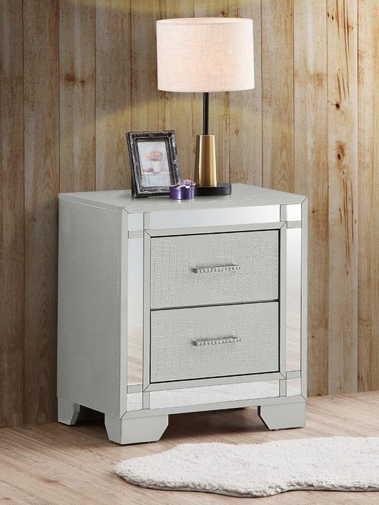 The appearance of Glory Furniture Madison NIghtstand In Silver Champagne designed by Glory in the modern / contemporary interior design. This silver piece of furniture  was selected by 1StopBedrooms from Madison Collection to add a touch of cosiness and style into your home. Sku: G6600-N. Product Type: Nightstand. Image1
