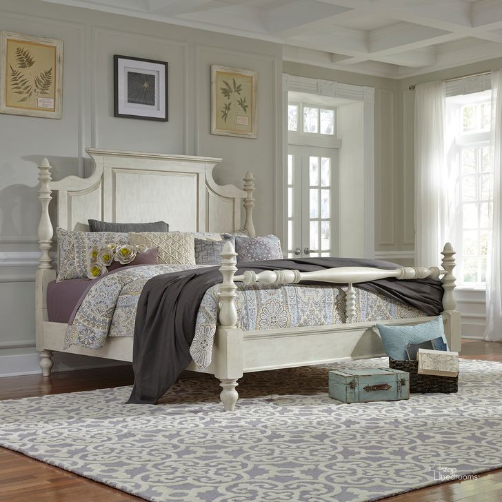 The appearance of High Country White Queen Poster Bed designed by Liberty in the country / farmhouse interior design. This white piece of furniture  was selected by 1StopBedrooms from High Country Collection to add a touch of cosiness and style into your home. Sku: 697-BR01;697-BR02;697-BR90. Bed Type: Poster Bed. Product Type: Poster Bed. Bed Size: Queen. Material: Wood Veneer. Image1