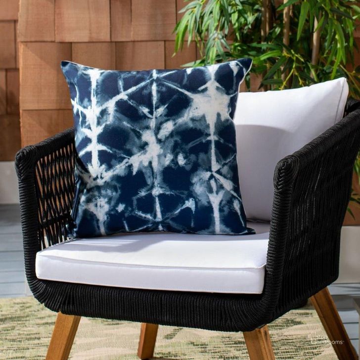 The appearance of Indoor/Outdoor Maven Pillow designed by Safavieh in the modern / contemporary interior design. This white navy piece of furniture  was selected by 1StopBedrooms from Safavieh PPL Collection to add a touch of cosiness and style into your home. Sku: PPL215A-1818. Product Type: Pillows and Throw. Image1