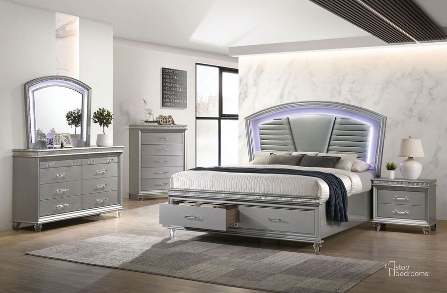 The appearance of Maddie California King Bed In Silver designed by Furniture of America in the modern / contemporary interior design. This silver piece of furniture  was selected by 1StopBedrooms from Maddie Collection to add a touch of cosiness and style into your home. Sku: CM7899SV-CK-3;CM7899SV-K-1;CM7899SV-K-2;CM7899SV-K-4. Bed Type: Platform Bed. Material: Wood. Product Type: Platform Bed. Bed Size: California King. Image1