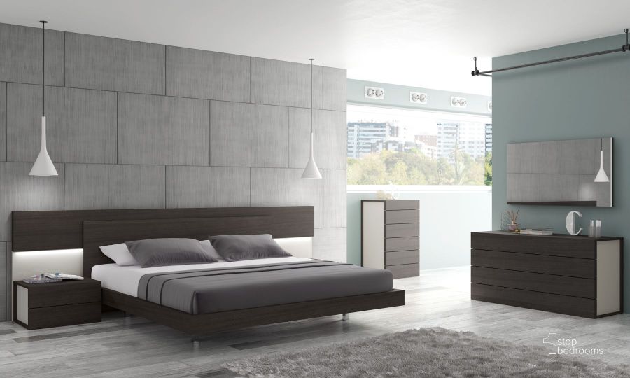 The appearance of Maia Light Grey Lacquer Platform Bedroom Set designed by J&M in the modern / contemporary interior design. This brown piece of furniture  was selected by 1StopBedrooms from Maia Collection to add a touch of cosiness and style into your home. Sku: 17867221-Q;17867221-NS. Bed Type: Platform Bed. Material: Wood. Product Type: Platform Bed. Bed Size: Queen. Image1