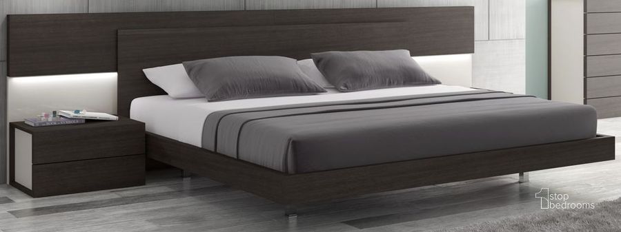 The appearance of Maia Light Grey Lacquer King Size Bed designed by J&M in the modern / contemporary interior design. This brown piece of furniture  was selected by 1StopBedrooms from Maia Collection to add a touch of cosiness and style into your home. Sku: 17867221-K. Bed Type: Platform Bed. Material: Wood. Product Type: Platform Bed. Bed Size: King. Image1