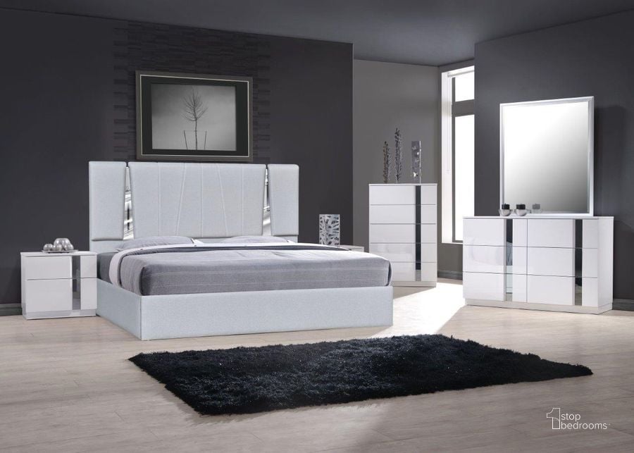The appearance of Matisse Silver Grey Upholstered Platform Bedroom Set designed by J&M in the modern / contemporary interior design. This silver piece of furniture  was selected by 1StopBedrooms from Matisse Collection to add a touch of cosiness and style into your home. Sku: 18711-Q;17853-NS. Bed Type: Platform Bed. Material: Wood. Product Type: Platform Bed. Bed Size: Queen. Image1