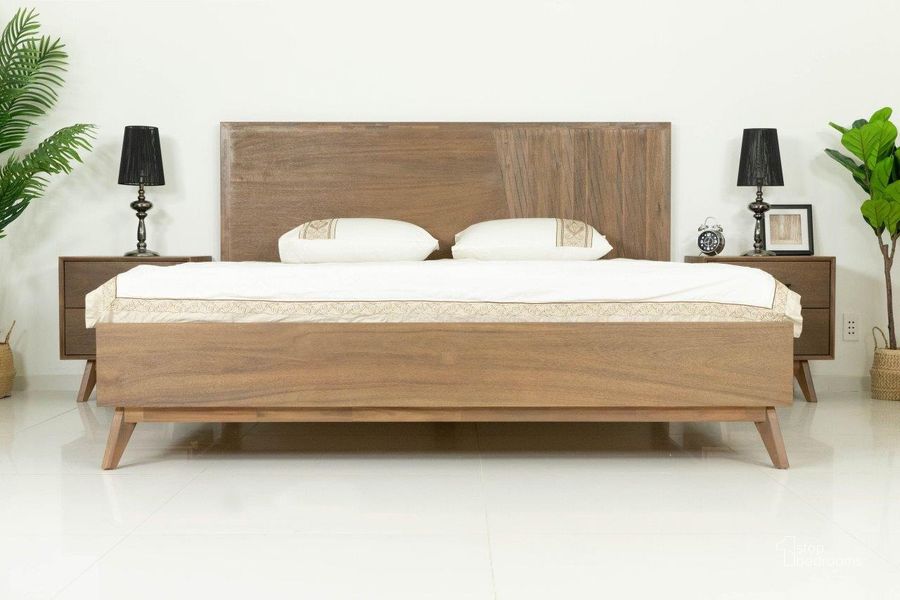 The appearance of Modrest Claire Eastern King Contemporary Walnut Bed designed by VIG Furniture in the modern / contemporary interior design. This walnut piece of furniture  was selected by 1StopBedrooms from Modrest Claire Collection to add a touch of cosiness and style into your home. Sku: VGWDWIN-USQB-BED-EK. Bed Type: Platform Bed. Material: Wood. Product Type: Platform Bed. Bed Size: King. Image1