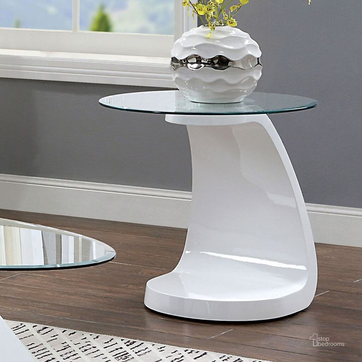 The appearance of Nahara End Table In White designed by Furniture of America in the modern / contemporary interior design. This white piece of furniture  was selected by 1StopBedrooms from Nahara Collection to add a touch of cosiness and style into your home. Sku: FOA4042WH-E-1;FOA4042WH-E-2. Material: Glass. Product Type: End Table. Image1