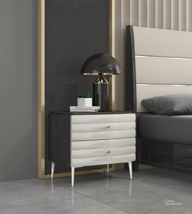 The appearance of Pino Night Stand In High Gloss Dark Grey designed by Whiteline Modern Living in the modern / contemporary interior design. This dark grey piece of furniture  was selected by 1StopBedrooms from Pino Collection to add a touch of cosiness and style into your home. Sku: NS1752-DGRY/LGRY. Product Type: Nightstand.