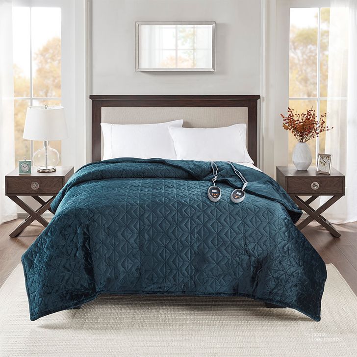 The appearance of Polyester Full Microlight Pinsonic Heated Quilt In Teal designed by Olliix in the transitional interior design. This teal piece of furniture  was selected by 1StopBedrooms from Quilted Plush Collection to add a touch of cosiness and style into your home. Sku: BR13-1366. Bed Size: Full. Product Type: Quilt Set. Image1