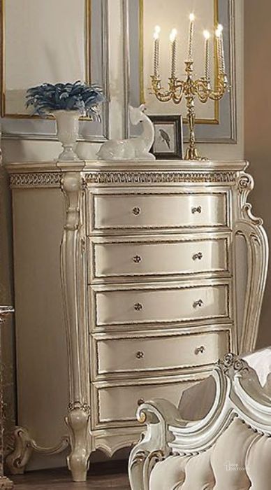 The appearance of Samuel Grove Antique Pearl Chest designed by Bennett Interiors in the rustic / southwestern interior design. This antique pearl piece of furniture  was selected by 1StopBedrooms from Samuel Grove Collection to add a touch of cosiness and style into your home. Sku: 26886. Material: Wood. Product Type: Chest. Image1