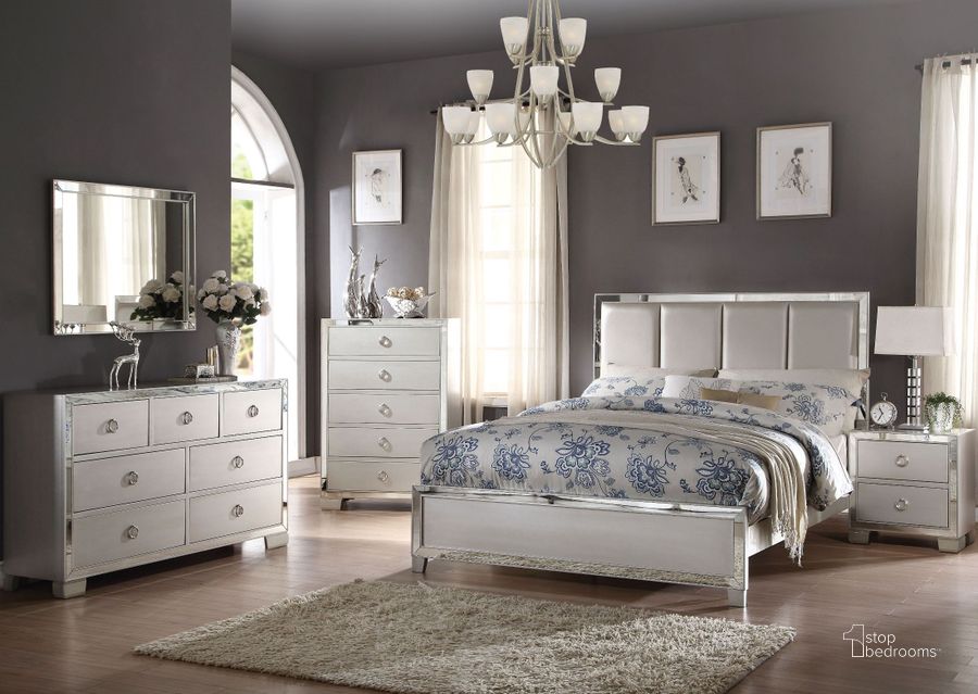 The appearance of Skilgate Gold Bedroom Set designed by Isaac Tahari in the transitional interior design. This gold piece of furniture  was selected by 1StopBedrooms from Skilgate Collection to add a touch of cosiness and style into your home. Sku: 24830Q-HB;24841Q-FB;24842Q-R;24843. Bed Type: Panel Bed. Material: Wood. Product Type: Panel Bed. Bed Size: Queen. Image1