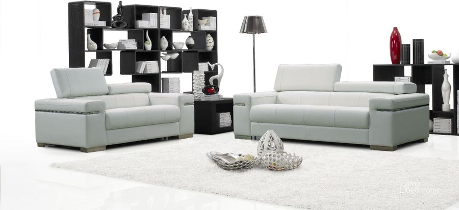 The appearance of Soho White Leather Living Room Set designed by J&M in the modern / contemporary interior design. This white piece of furniture  was selected by 1StopBedrooms from Soho Collection to add a touch of cosiness and style into your home. Sku: 17655111-S-W;17655111-L-W. Material: Leather. Product Type: Living Room Set. Image1