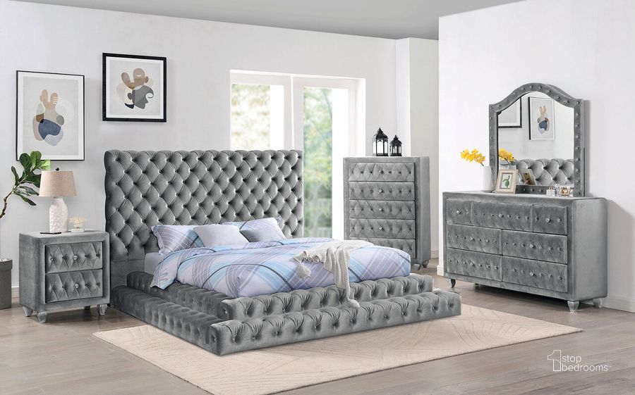 The appearance of Stefania Queen Bed In Gray designed by Furniture of America in the glam interior design. This gray piece of furniture  was selected by 1StopBedrooms from Stefania Collection to add a touch of cosiness and style into your home. Sku: CM7227GY-Q-1;CM7227GY-Q-2;CM7227GY-Q-3;CM7227GY-Q-4. Bed Type: Platform Bed. Product Type: Platform Bed. Bed Size: Queen. Material: Flannelette. Image1