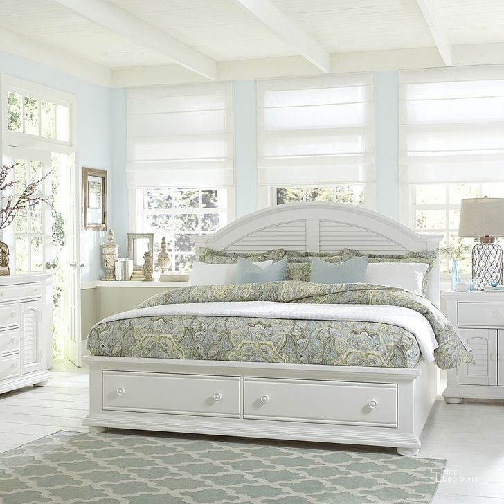 The appearance of Summer House Oyster White Panel Storage Bedroom Set designed by Liberty in the modern / contemporary interior design. This white piece of furniture  was selected by 1StopBedrooms from Summer House Collection to add a touch of cosiness and style into your home. Sku: 607-BR13;607-BR14FS;607-BR90RSP;607-BR61. Bed Type: Storage Bed. Material: Wood. Product Type: Storage Bed. Bed Size: Queen. Image1