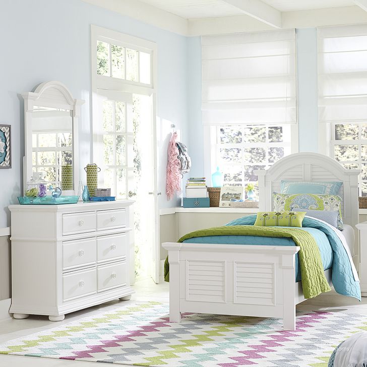 The appearance of Summer House Oyster White Youth Panel Bedroom Set designed by Liberty in the modern / contemporary interior design. This white piece of furniture  was selected by 1StopBedrooms from Summer House Collection to add a touch of cosiness and style into your home. Sku: 607-BR11;607-BR12;607-BR89;607-BR61. Bed Type: Panel Bed. Material: Wood. Product Type: Panel Bed. Bed Size: Twin. Image1