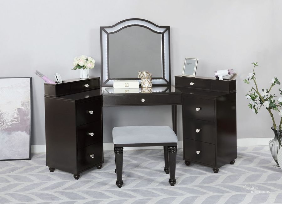 The appearance of Tracie Vanity Set In Gray designed by Furniture of America in the glam interior design. This gray piece of furniture  was selected by 1StopBedrooms from Tracie Collection to add a touch of cosiness and style into your home. Sku: FOA-DK5686DG-1;FOA-DK5686DG-2;FOA-DK5686DG-3. Material: Wood. Product Type: Vanity Set.
