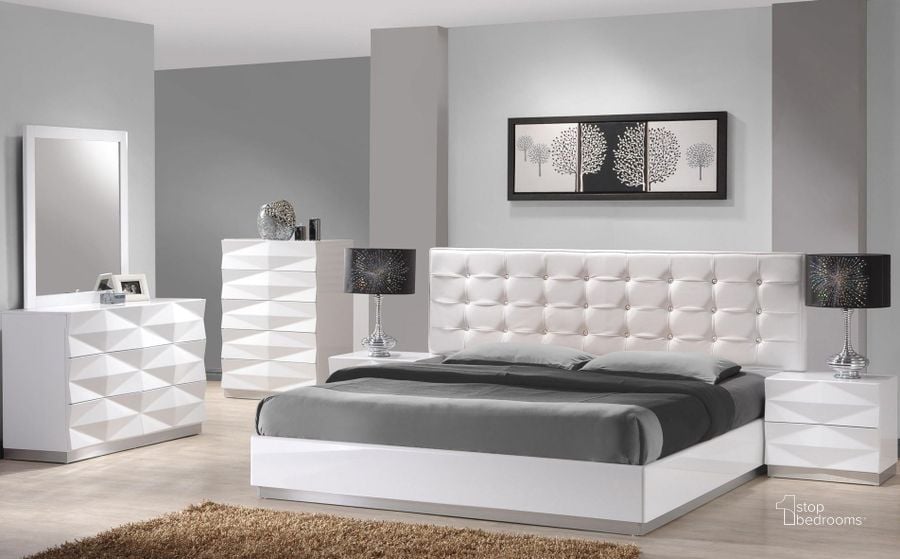 The appearance of Verona White Lacquer Platform Bedroom Set designed by J&M in the modern / contemporary interior design. This white piece of furniture  was selected by 1StopBedrooms from Verona Collection to add a touch of cosiness and style into your home. Sku: 17688-Q;17688-NS. Bed Type: Platform Bed. Material: Wood. Product Type: Platform Bed. Bed Size: Queen. Image1