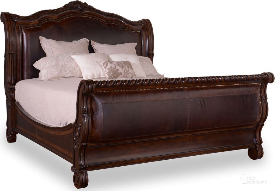 The appearance of Valencia Queen Upholstered Sleigh Bed designed by A.R.T. in the traditional interior design. This brown piece of furniture  was selected by 1StopBedrooms from Valencia Collection to add a touch of cosiness and style into your home. Sku: 209145-2304HB;209145-2304FB;209145-2304RS. Bed Type: Sleigh Bed. Material: Wood. Product Type: Sleigh Bed. Bed Size: Queen. Image1