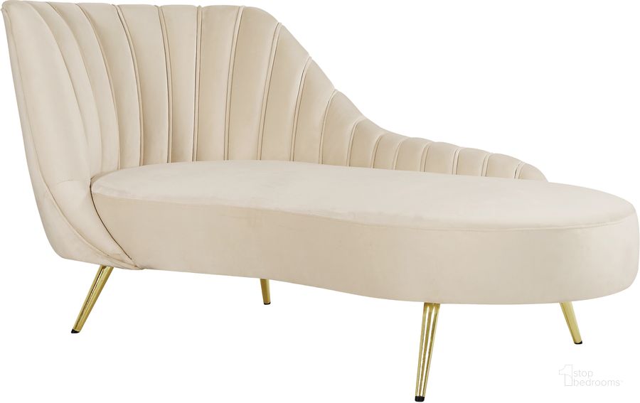 The appearance of Meridian Margo Cream Velvet Chaise designed by Meridian in the modern / contemporary interior design. This cream velvet piece of furniture  was selected by 1StopBedrooms from Margo Collection to add a touch of cosiness and style into your home. Sku: 622Cream-Chaise. Product Type: Chaise. Material: Velvet. Image1