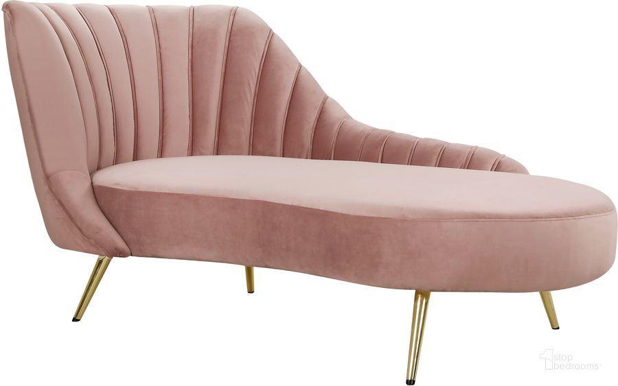 The appearance of Meridian Margo Pink Velvet Chaise designed by Meridian in the modern / contemporary interior design. This pink velvet piece of furniture  was selected by 1StopBedrooms from Margo Collection to add a touch of cosiness and style into your home. Sku: 622Pink-Chaise. Product Type: Chaise. Material: Velvet. Image1