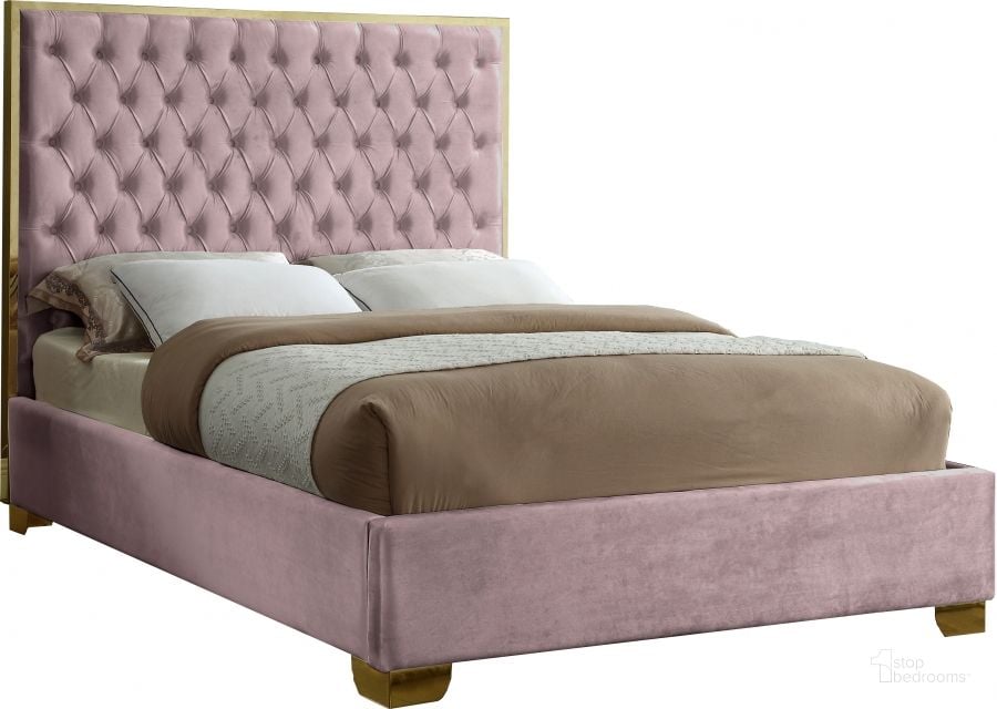 The appearance of Meridian Lana Pink Velvet King Bed designed by Meridian in the modern / contemporary interior design. This pink velvet piece of furniture  was selected by 1StopBedrooms from Lana Collection to add a touch of cosiness and style into your home. Sku: LanaPink-K-1;LanaPink-K-2. Bed Type: Platform Bed. Product Type: Platform Bed. Bed Size: King. Material: Velvet. Image1