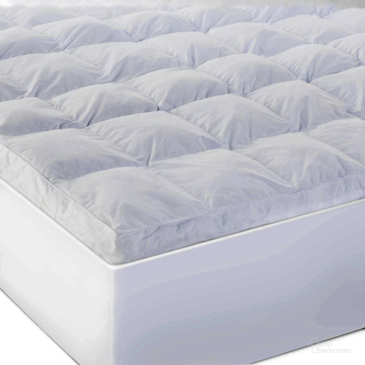 The appearance of 3 Inch Cal King Down Alternative Mattress Topper designed by Malouf in the modern / contemporary interior design. This white piece of furniture  was selected by 1StopBedrooms from  to add a touch of cosiness and style into your home. Sku: IS30CKDAFB. Product Type: Mattress Topper. Image1