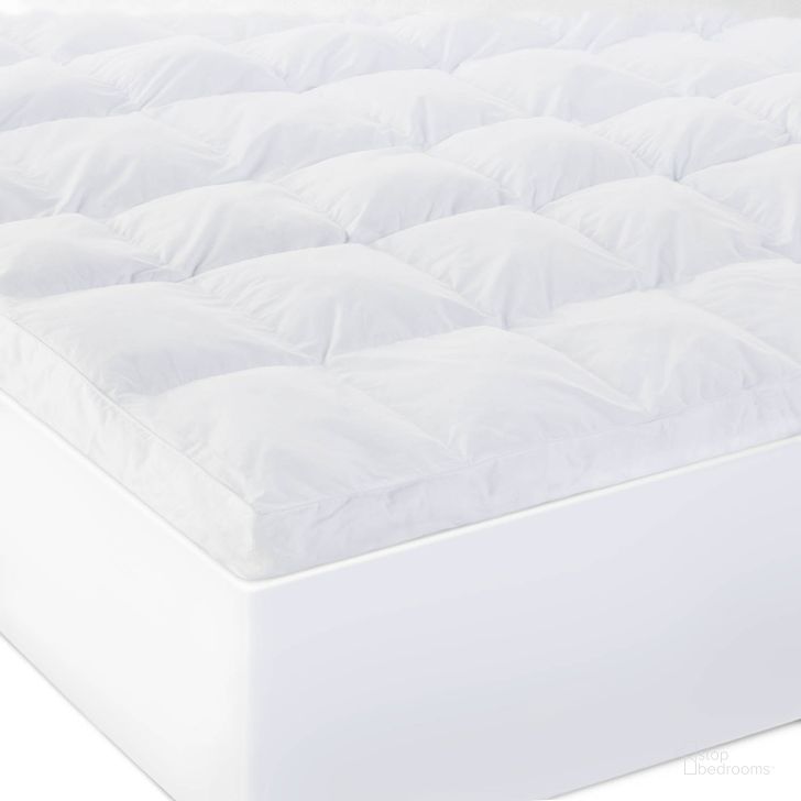 The appearance of 3 Inch King Down Alternative Mattress Topper designed by Malouf in the modern / contemporary interior design. This white piece of furniture  was selected by 1StopBedrooms from  to add a touch of cosiness and style into your home. Sku: IS30KKDAFB. Product Type: Mattress Topper. Image1