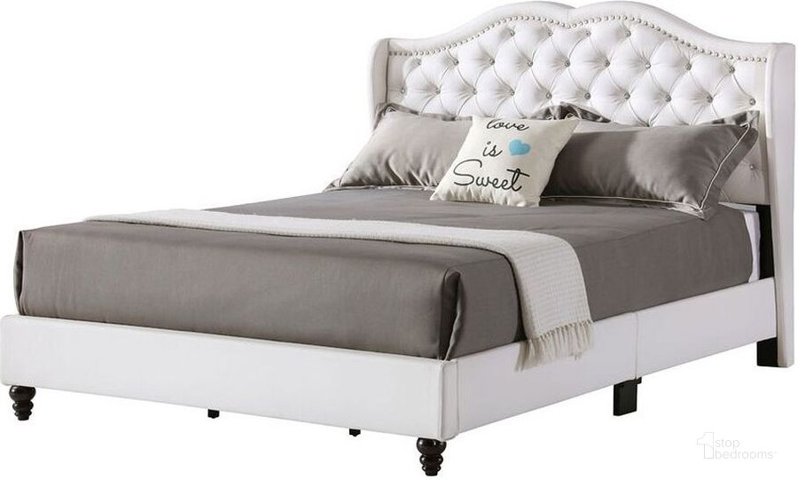 The appearance of G1926 White Upholstered Bed (Full) designed by Glory in the transitional interior design. This white piece of furniture  was selected by 1StopBedrooms from G19 Collection to add a touch of cosiness and style into your home. Sku: G1926-FB-UP-Full Bed. Bed Type: Panel Bed. Material: Faux Leather. Product Type: Panel Bed. Bed Size: Full. Image1