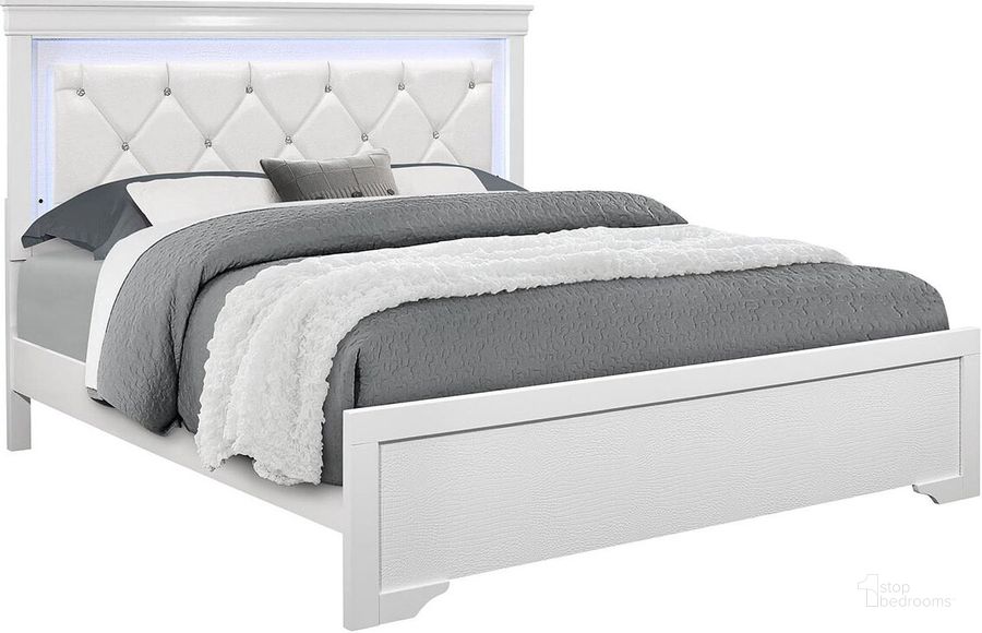 The appearance of Pompei Panel Bed (White) designed by Global Furniture USA in the transitional interior design. This white piece of furniture  was selected by 1StopBedrooms from Pompei Collection to add a touch of cosiness and style into your home. Sku: POMPEI-METALLIC WHITE-FB/TB-SR;POMPEI-METALLIC WHITE-FB-HB W/LED LIGHT;POMPEI-METALLIC WHITE-FB-FB. Bed Type: Panel Bed. Material: Wood. Product Type: Panel Bed. Bed Size: Full. Image1