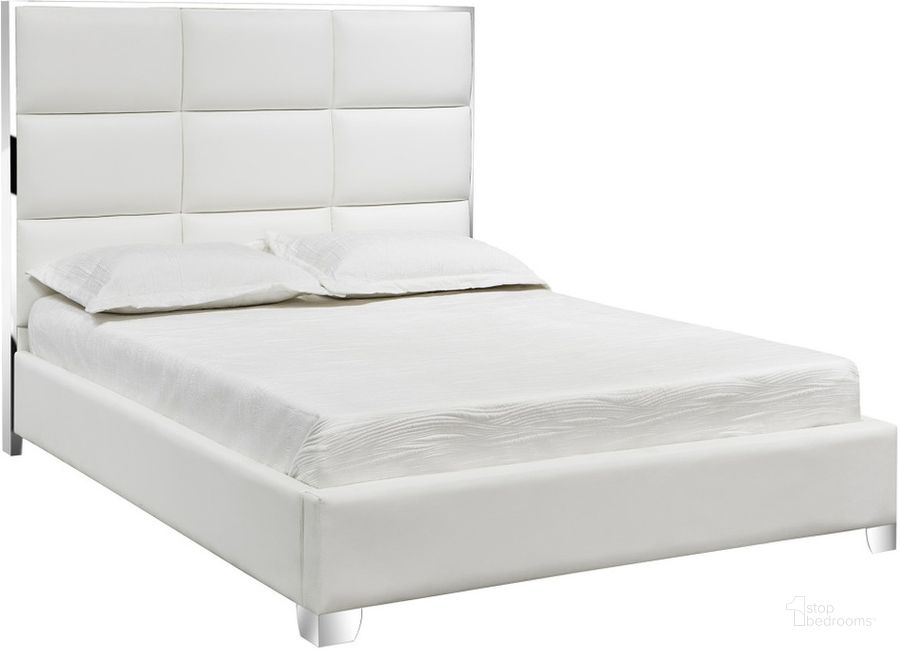 The appearance of Alban Upholstered King Bed In White designed by Uptown Club in the modern / contemporary interior design. This white piece of furniture  was selected by 1StopBedrooms from Alban Collection to add a touch of cosiness and style into your home. Sku: GY-BED-8016K-W. Bed Type: Platform Bed. Material: Faux Leather. Bed Size: King. Product Type: Upholstered Bed. Image1