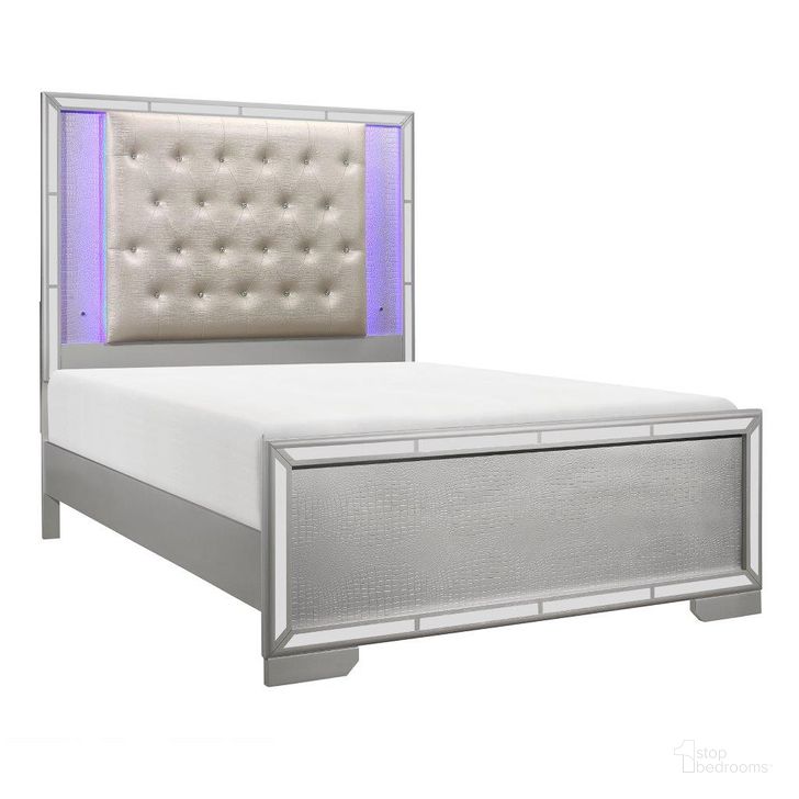 The appearance of Aveline Silver Queen Panel Bed designed by Homelegance in the transitional interior design. This silver piece of furniture  was selected by 1StopBedrooms from Aveline Collection to add a touch of cosiness and style into your home. Sku: 1428SV-1;1428SV-2;1428SV-3. Bed Type: Panel Bed. Material: Wood. Product Type: Panel Bed. Bed Size: Queen. Image1