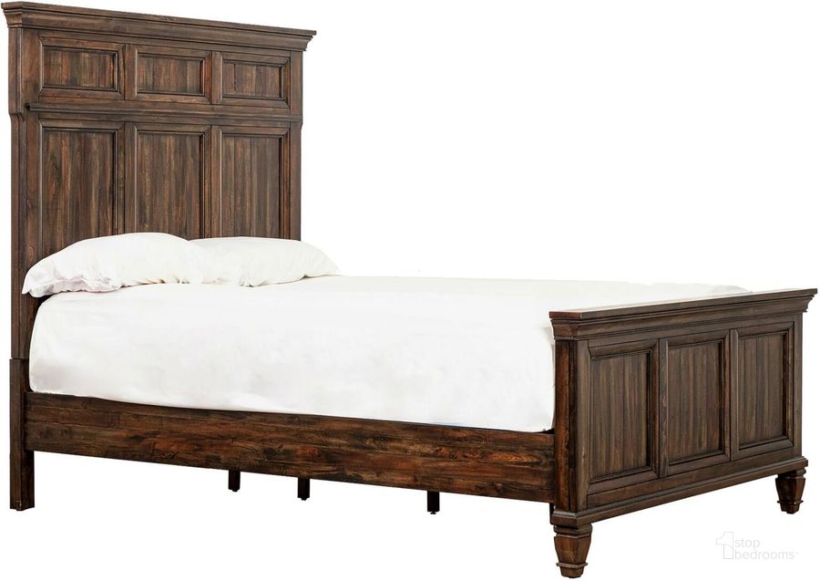 The appearance of Avenue Brown King Panel Bed designed by Coaster in the transitional interior design. This brown piece of furniture  was selected by 1StopBedrooms from Avenue Collection to add a touch of cosiness and style into your home. Sku: 223031KEB1;223031KEB2;223031KEB3. Bed Type: Panel Bed. Product Type: Panel Bed. Bed Size: King. Material: Plywood. Image1
