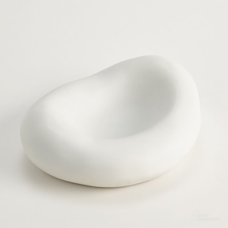 The appearance of Balloon Large Bowl In Matte White designed by Global Views in the modern / contemporary interior design. This white piece of furniture  was selected by 1StopBedrooms from Balloon Collection to add a touch of cosiness and style into your home. Sku: 3.31734. Material: Ceramic. Product Type: Bowl. Image1