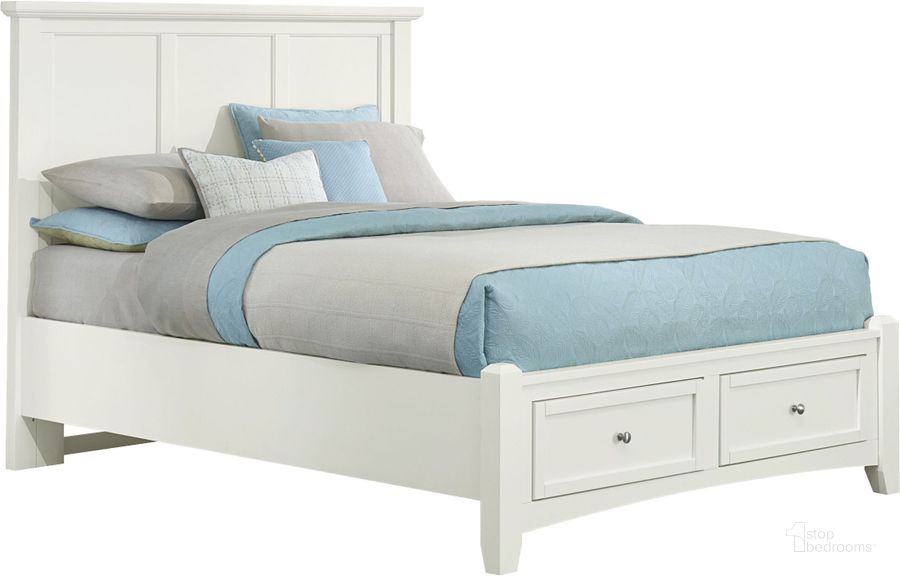 The appearance of Bonanza White King Mansion Storage Bed designed by Vaughan Bassett in the transitional interior design. This white piece of furniture  was selected by 1StopBedrooms from Bonanza Collection to add a touch of cosiness and style into your home. Sku: BB29-668;BB29-066B;BB29-502;TT-666T. Bed Type: Storage Bed. Product Type: Storage Bed. Bed Size: King.