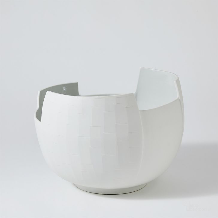The appearance of Birch Bark Bowl In White designed by Global Views in the modern / contemporary interior design. This white piece of furniture  was selected by 1StopBedrooms from Birch Collection to add a touch of cosiness and style into your home. Sku: 7.10073. Material: Porcelain. Product Type: Bowl. Image1