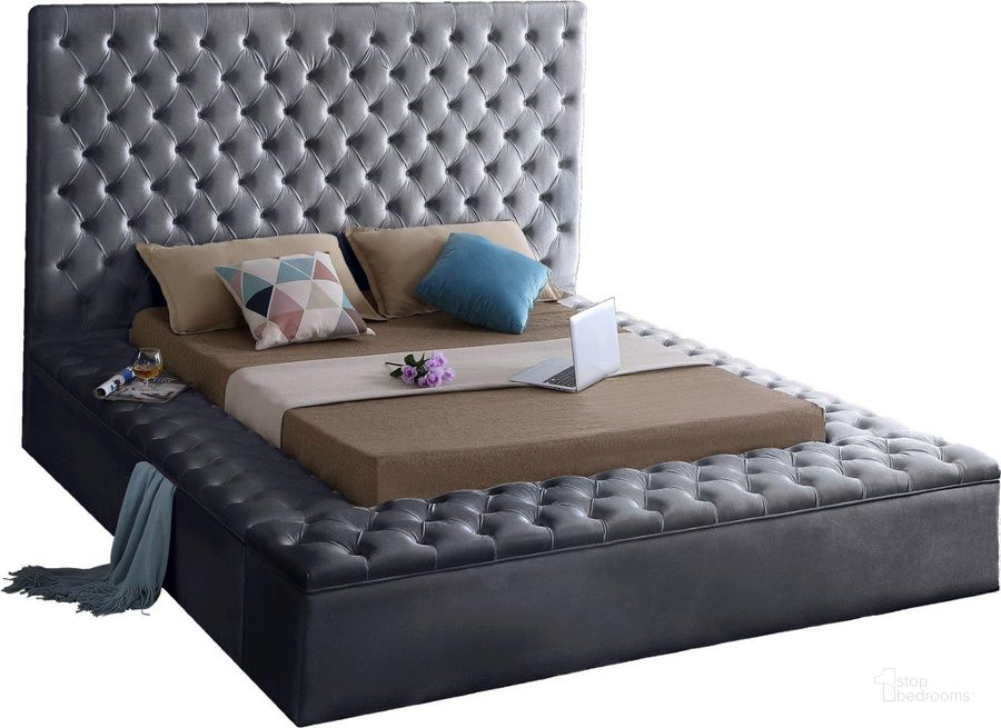 The appearance of Bliss Grey Velvet Full Bed designed by Meridian in the modern / contemporary interior design. This grey velvet piece of furniture  was selected by 1StopBedrooms from Bliss Collection to add a touch of cosiness and style into your home. Sku: BlissGrey-F-1;BlissGrey-F-2;BlissGrey-F-3. Bed Type: Platform Bed. Product Type: Platform Bed. Bed Size: Full. Material: Velvet. Image1