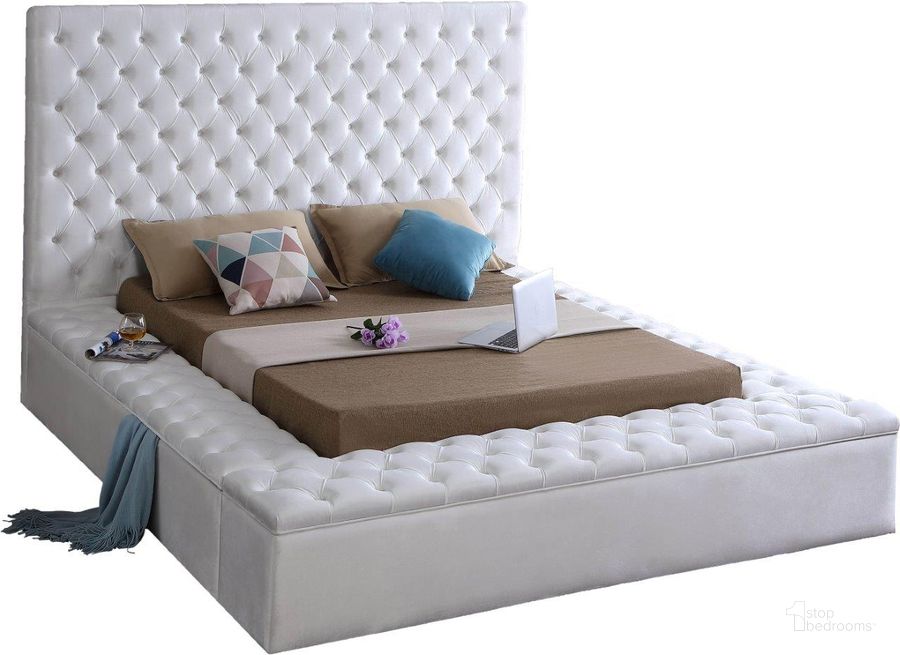 The appearance of Bliss White Velvet Full Bed designed by Meridian in the modern / contemporary interior design. This white velvet piece of furniture  was selected by 1StopBedrooms from Bliss Collection to add a touch of cosiness and style into your home. Sku: BlissWhite-F-1;BlissWhite-F-2;BlissWhite-F-3. Bed Type: Platform Bed. Product Type: Platform Bed. Bed Size: Full. Material: Velvet. Image1