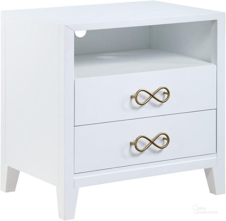 The appearance of Bowtie White/Gold Night Stand designed by Meridian in the modern / contemporary interior design. This white and gold piece of furniture  was selected by 1StopBedrooms from Bowtie Collection to add a touch of cosiness and style into your home. Sku: 899White-NS. Product Type: Nightstand. Material: Rubberwood. Image1