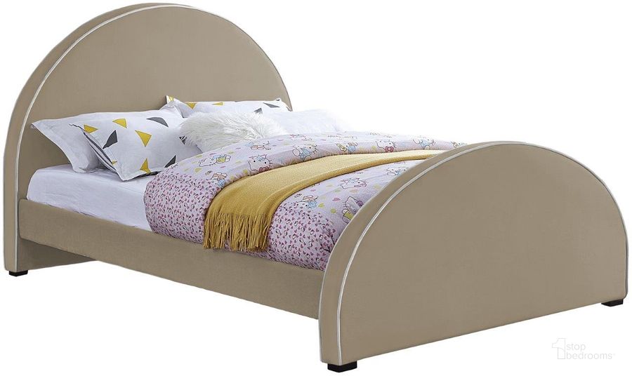 The appearance of Brody Beige Velvet Queen Bed designed by Meridian in the modern / contemporary interior design. This beige velvet piece of furniture  was selected by 1StopBedrooms from Brody Collection to add a touch of cosiness and style into your home. Sku: BrodyBeige-Q-1;BrodyBeige-Q-2. Bed Type: Platform Bed. Material: Wood. Product Type: Platform Bed. Bed Size: Queen. Image1