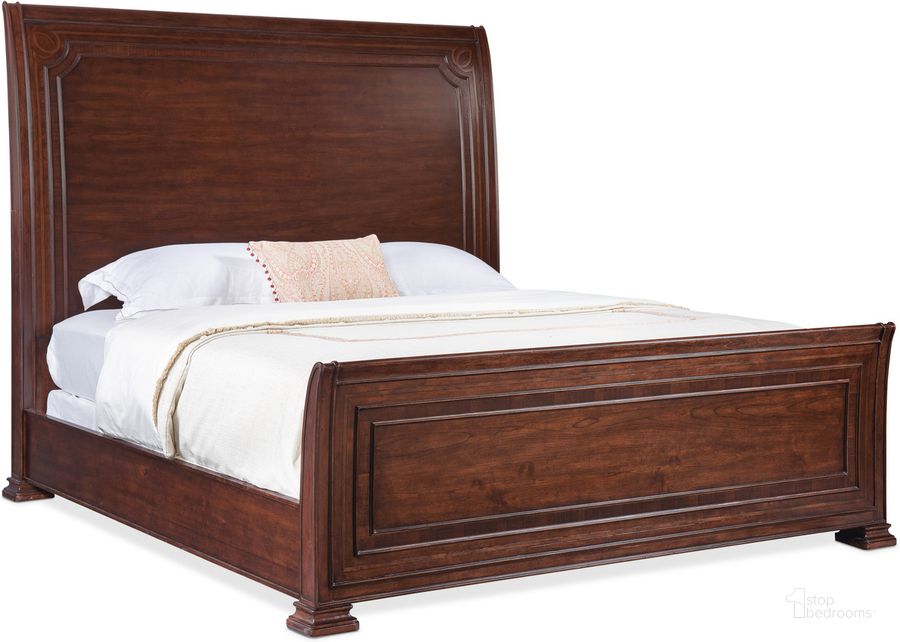 The appearance of Charleston Cal King Sleigh Bed In Dark Brown designed by Hooker in the traditional interior design. This dark brown piece of furniture  was selected by 1StopBedrooms from Charleston Collection to add a touch of cosiness and style into your home. Sku: 6750-90463-85;6750-90467-85;6750-90468-85. Bed Type: Sleigh Bed. Material: Wood. Product Type: Sleigh Bed. Bed Size: California King. Image1