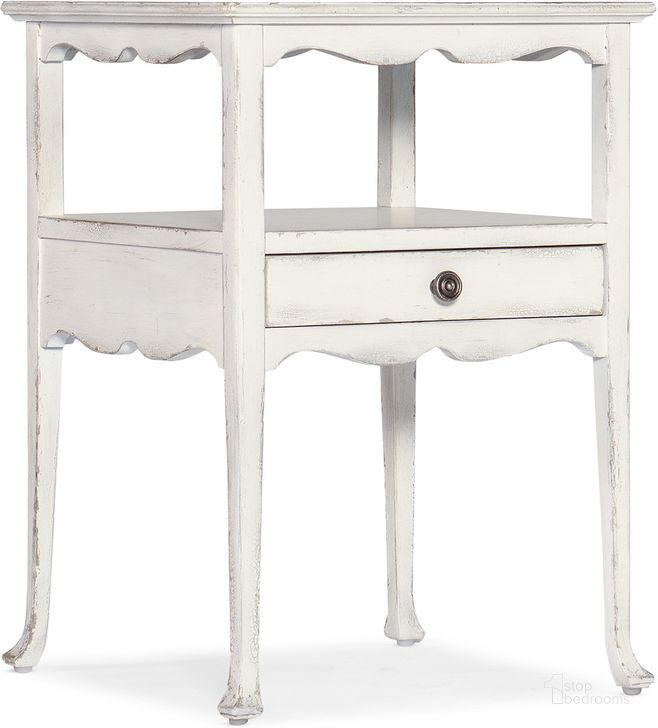 The appearance of Charleston One Drawer Accent Table In White designed by Hooker in the traditional interior design. This white piece of furniture  was selected by 1StopBedrooms from Charleston Collection to add a touch of cosiness and style into your home. Sku: 6750-50005-05. Material: Wood. Product Type: Accent Table. Image1